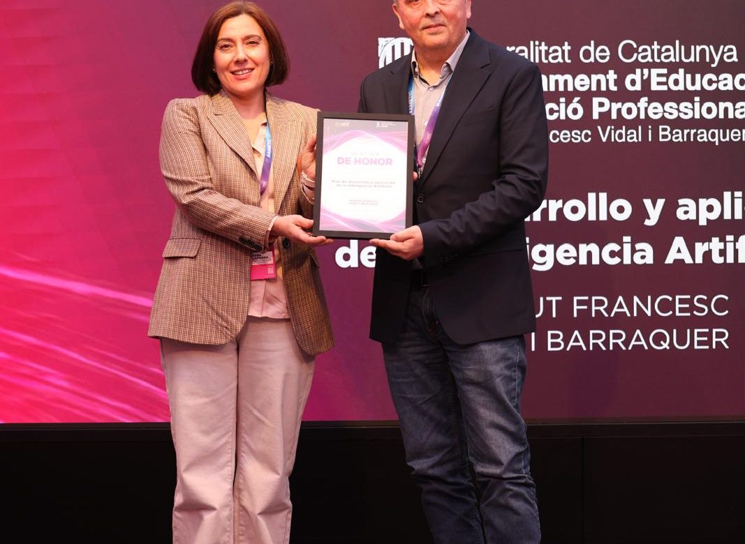 Xavier Munté, director de l'institut, amb la menció d'honor dels Digital Skills Awards Spain 2026 a Madrid