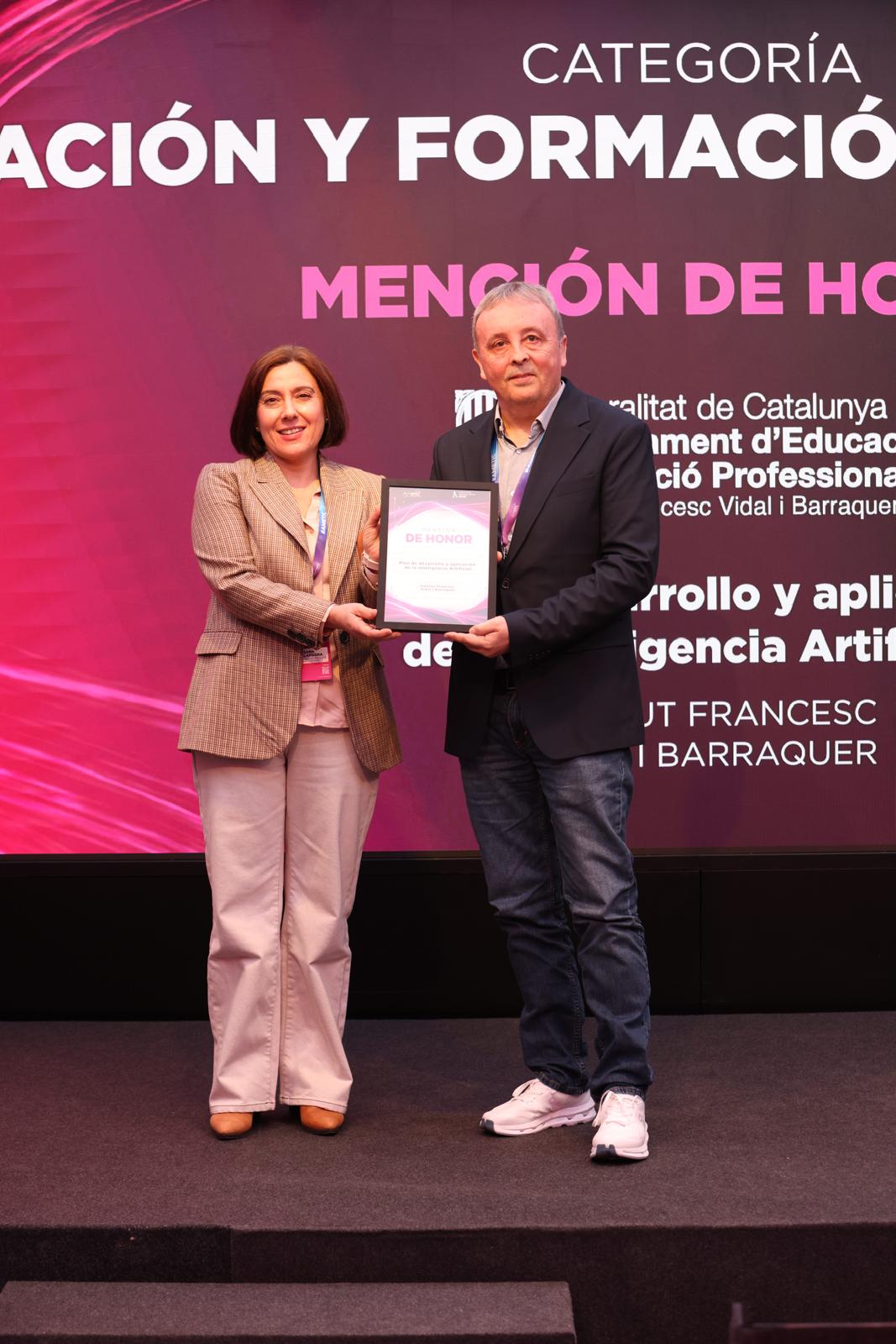 Xavier Munté, director de l'institut, amb la menció d'honor dels Digital Skills Awards Spain 2026 a Madrid